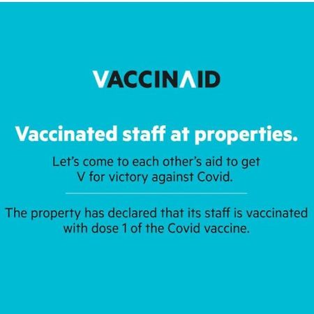 Vaccinated Staff - Oyo 1230 Kampoeng Osing Syariah Guesthouse Баньюванги Экстерьер фото