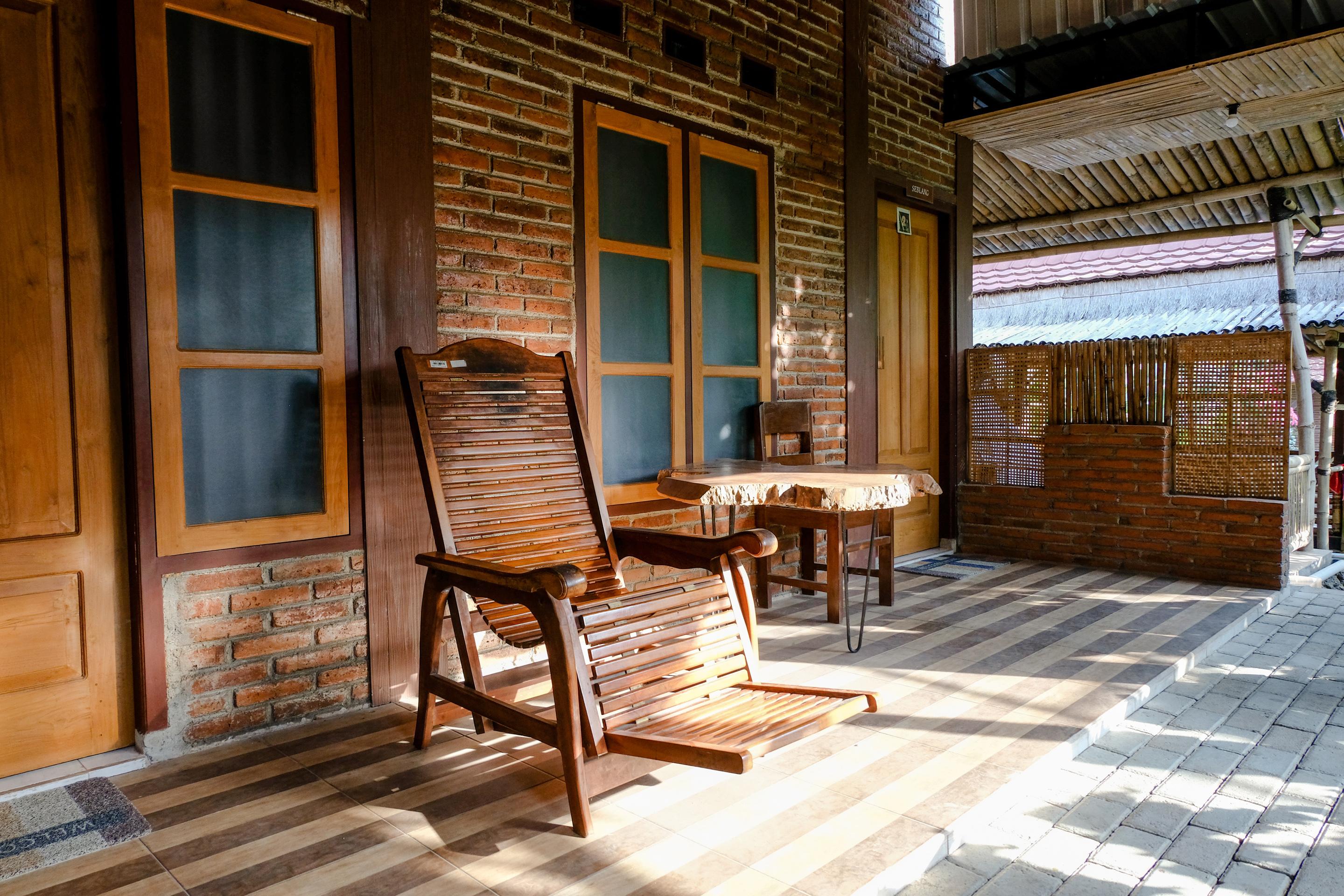 Vaccinated Staff - Oyo 1230 Kampoeng Osing Syariah Guesthouse Баньюванги Экстерьер фото